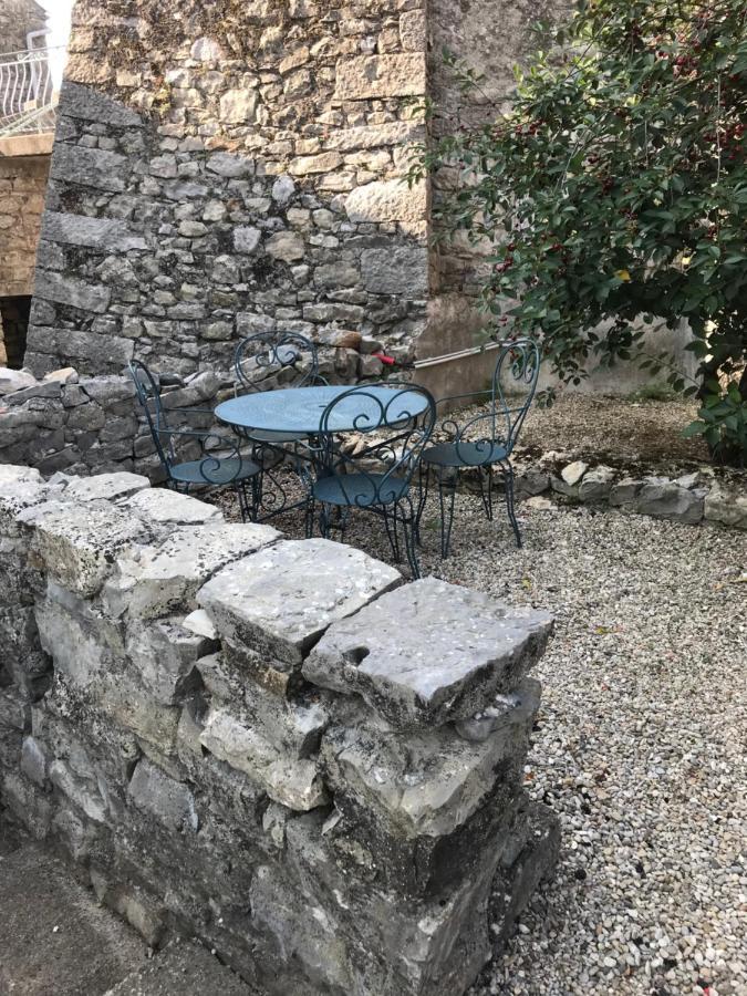Le Mas Du Paradis Bleu Saint-Andre-de-Cruzieres Buitenkant foto
